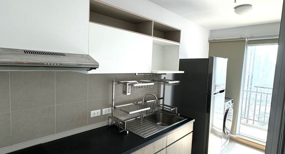 For rent 2 bedrooms condo in Huai Khwang, Bangkok