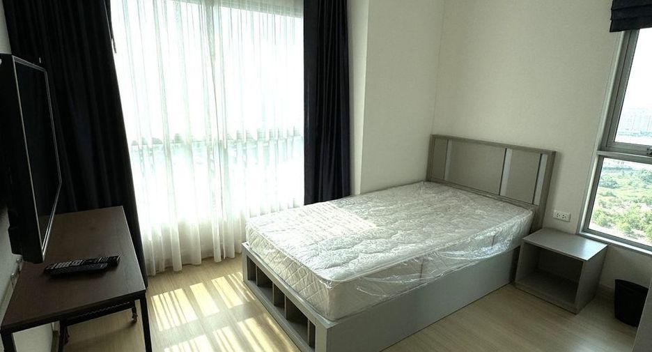 For rent 2 bedrooms condo in Huai Khwang, Bangkok