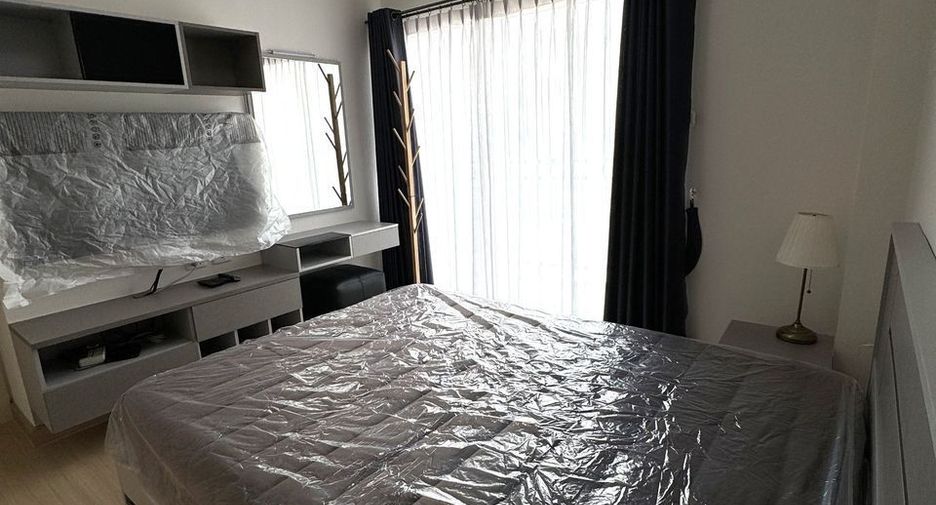 For rent 2 bedrooms condo in Huai Khwang, Bangkok