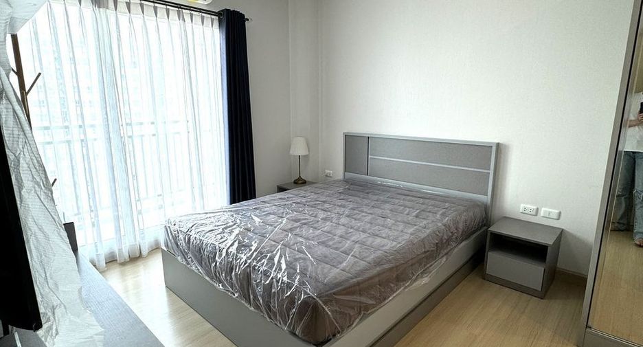 For rent 2 bedrooms condo in Huai Khwang, Bangkok