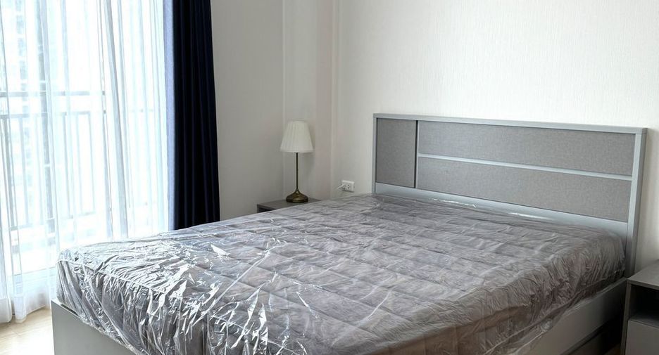 For rent 2 bedrooms condo in Huai Khwang, Bangkok
