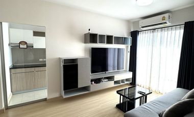 For rent 2 bedrooms condo in Huai Khwang, Bangkok