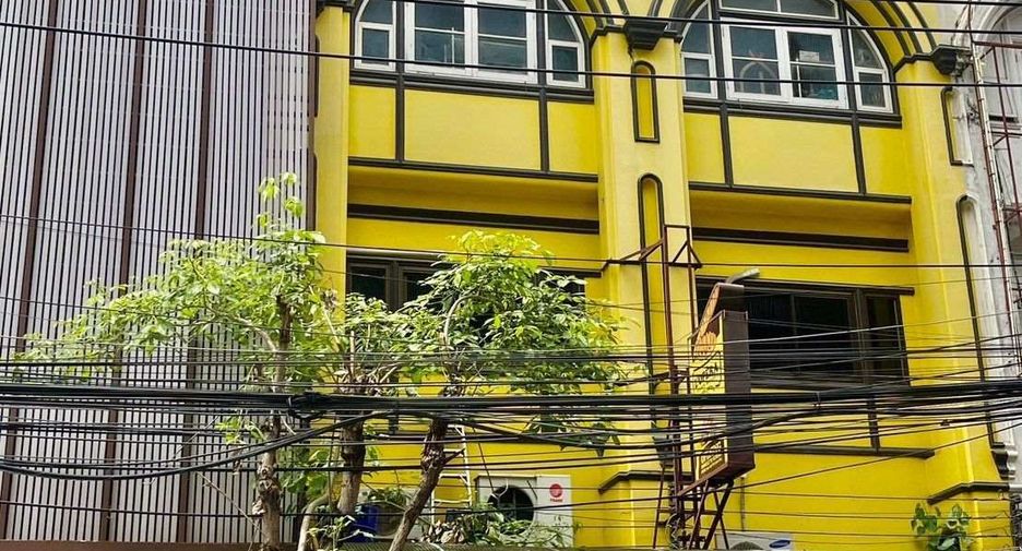 For sale 2 bedrooms retail Space in Mueang Chiang Mai, Chiang Mai