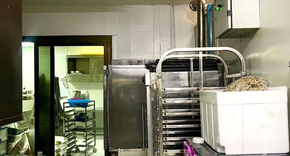 For sale 2 bedrooms retail Space in Mueang Chiang Mai, Chiang Mai