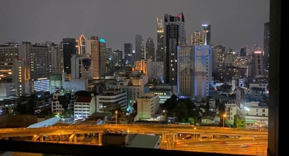 Wohnung zur Miete mit 1 Zimmer in Pathum Wan, Bangkok