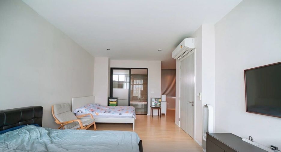 For sale 3 ベッドルーム townhouse in Saphan Sung, Bangkok