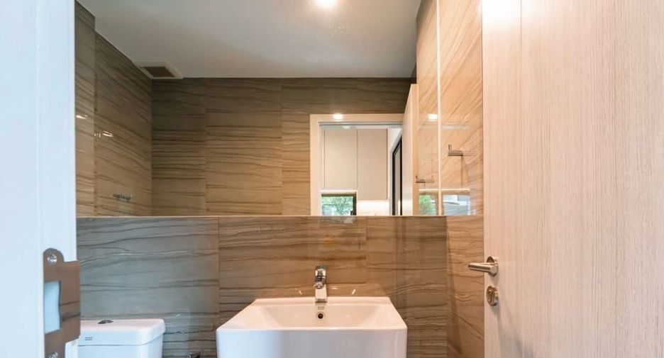 For sale 3 ベッドルーム townhouse in Saphan Sung, Bangkok