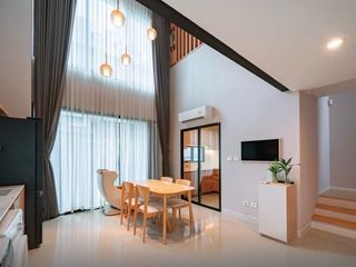 Casa adosada en venta de 3 habitaciones en Saphan Sung, Bangkok