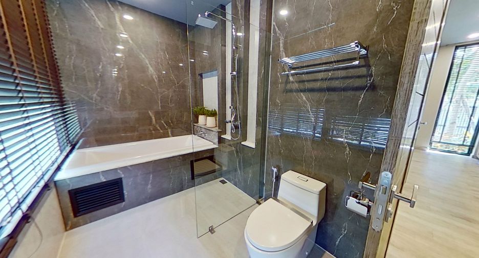 For sale 4 ベッドルーム villa in Mueang Chiang Mai, Chiang Mai