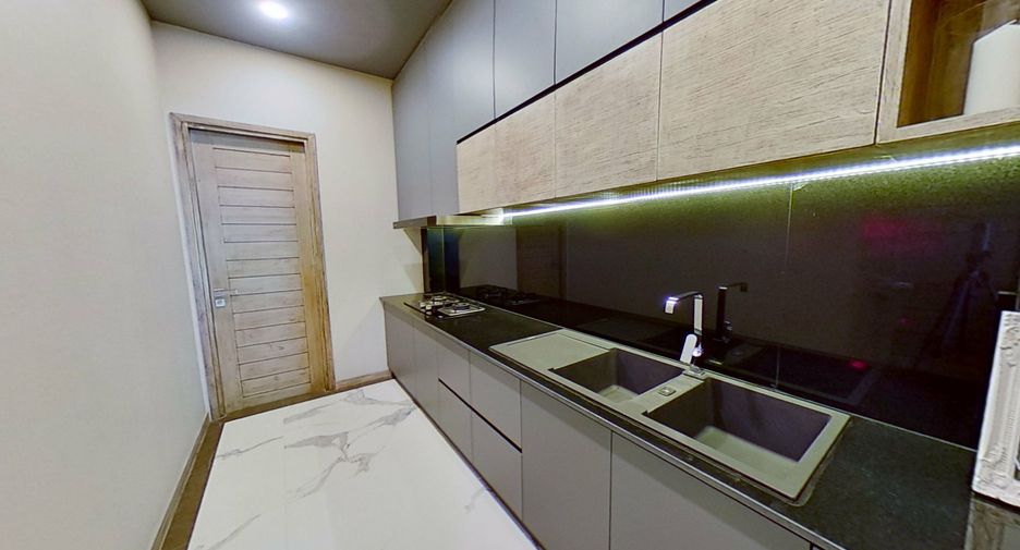 For sale 4 ベッドルーム villa in Mueang Chiang Mai, Chiang Mai