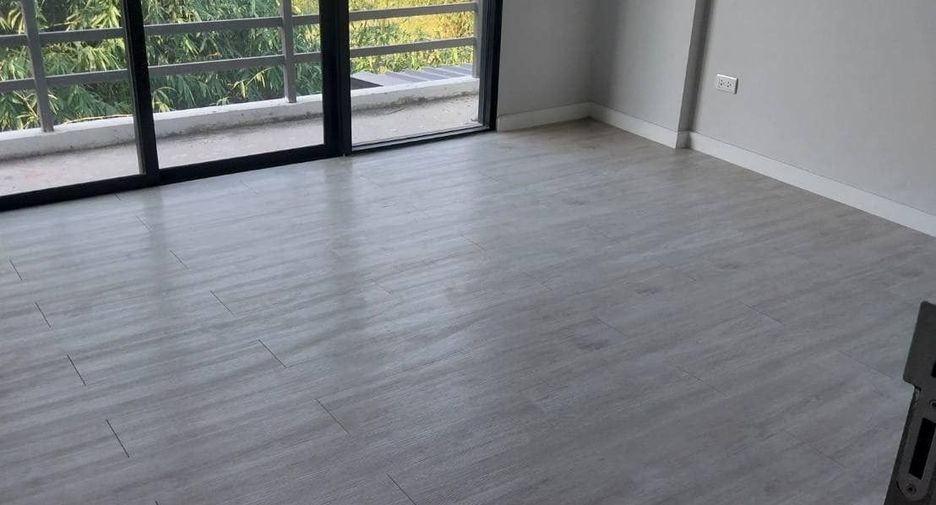 For rent 3 ベッドルーム townhouse in Lat Krabang, Bangkok