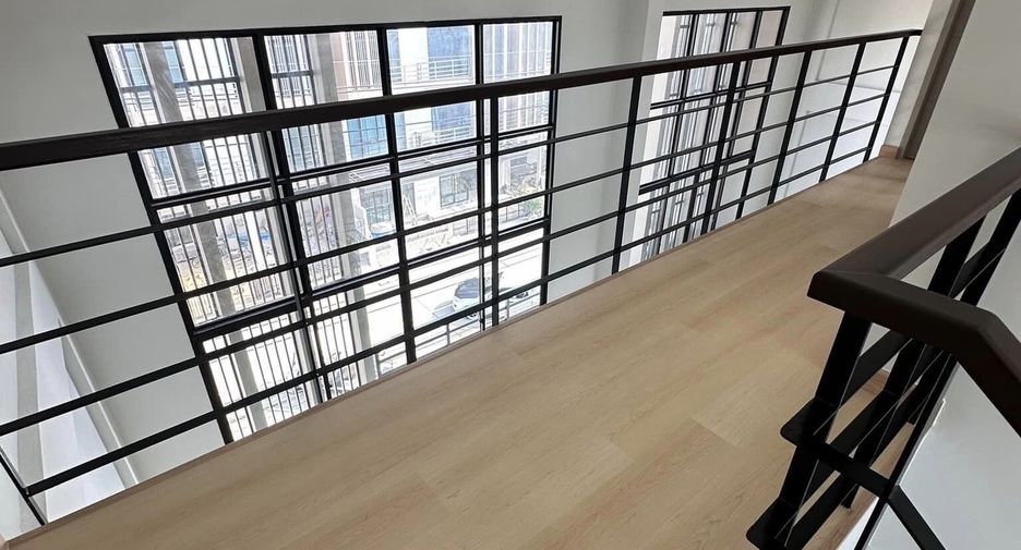 For rent 3 ベッドルーム townhouse in Lat Krabang, Bangkok
