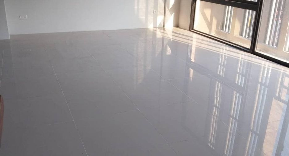 For rent 3 ベッドルーム townhouse in Lat Krabang, Bangkok