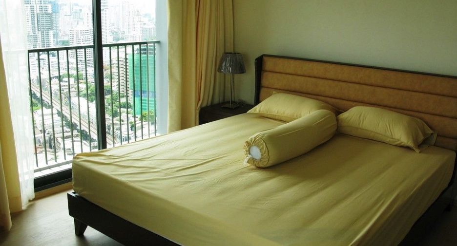 À louer 3 chambres condo à Khlong Toei, Bangkok