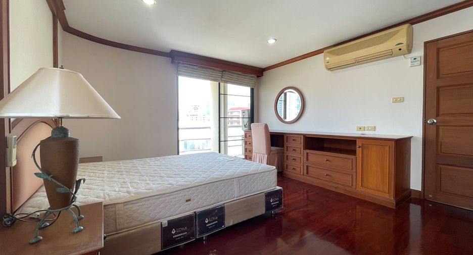 For rent 2 bedrooms condo in Watthana, Bangkok