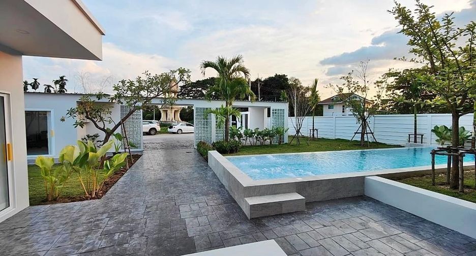 Villa zum Kauf mit 6 Zimmer in San Sai, Chiang Mai
