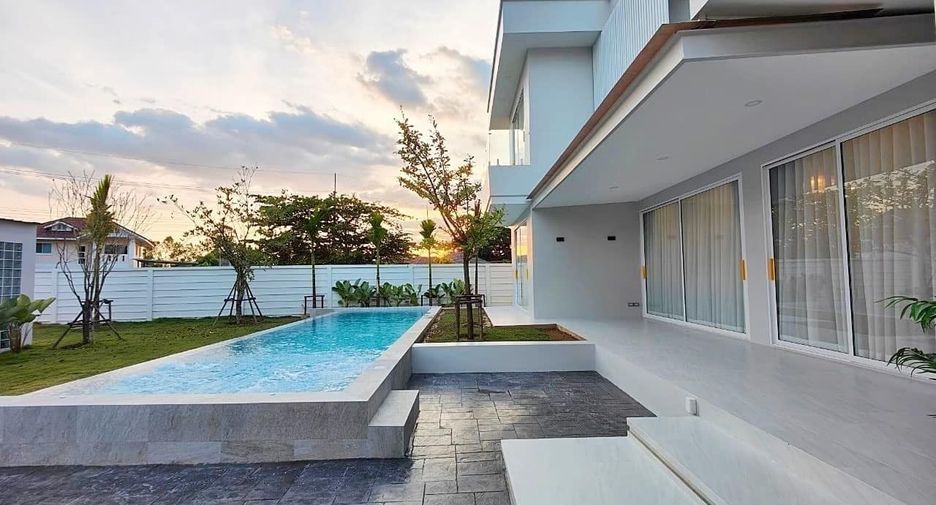 Villa zum Kauf mit 6 Zimmer in San Sai, Chiang Mai