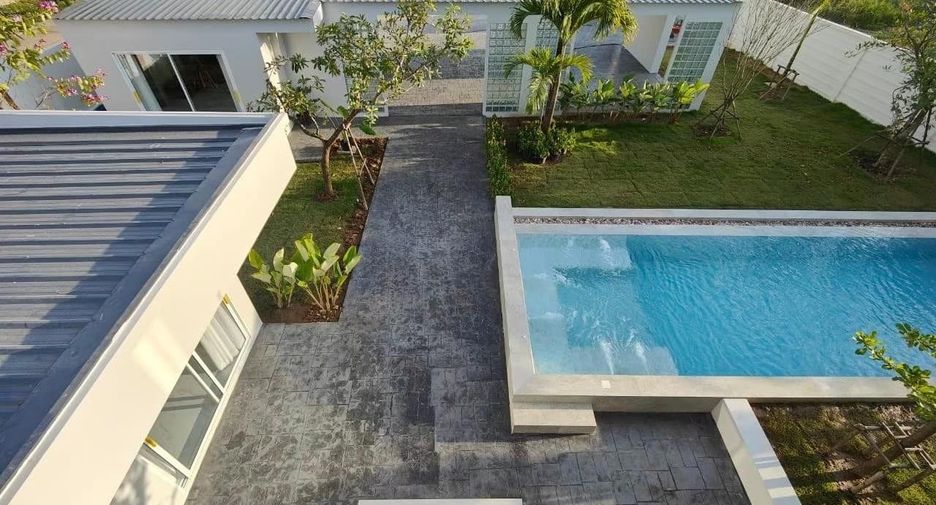 Villa zum Kauf mit 6 Zimmer in San Sai, Chiang Mai