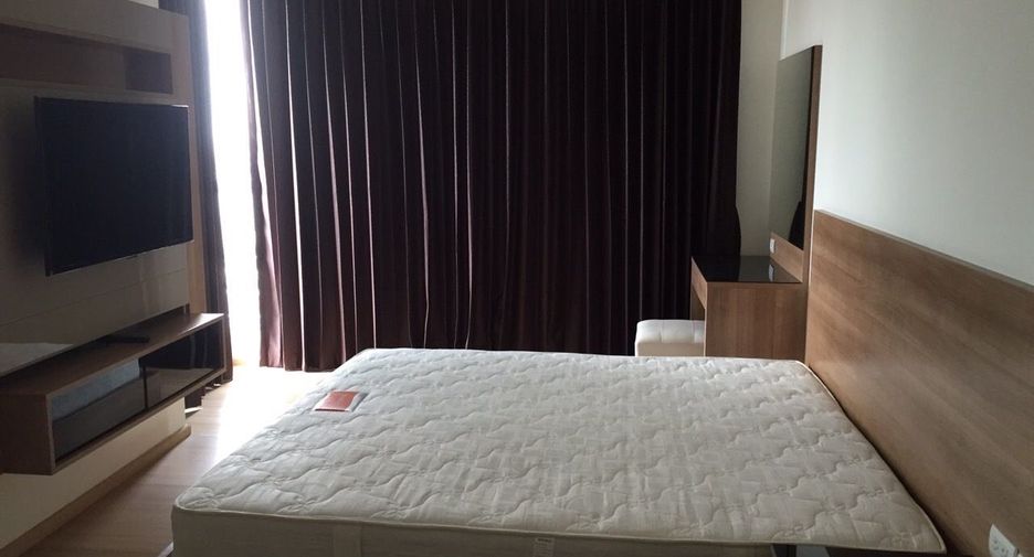 À vendre 2 chambres condo à Phra Khanong, Bangkok