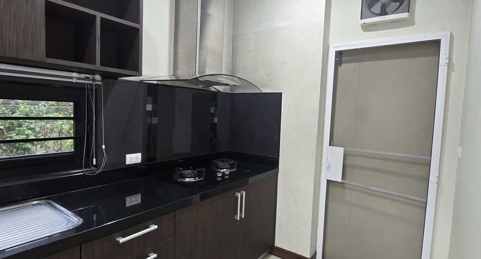 For sale 3 bedrooms house in Saraphi, Chiang Mai