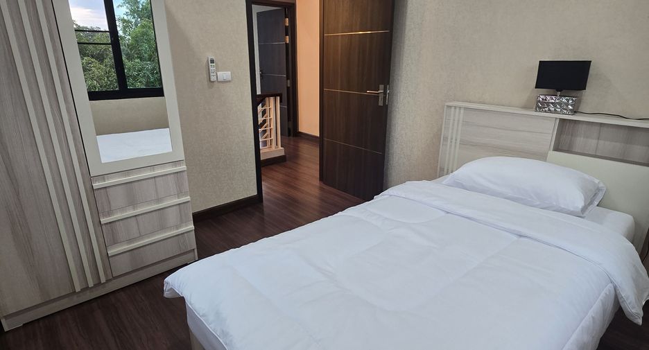 For sale 3 bedrooms house in Saraphi, Chiang Mai