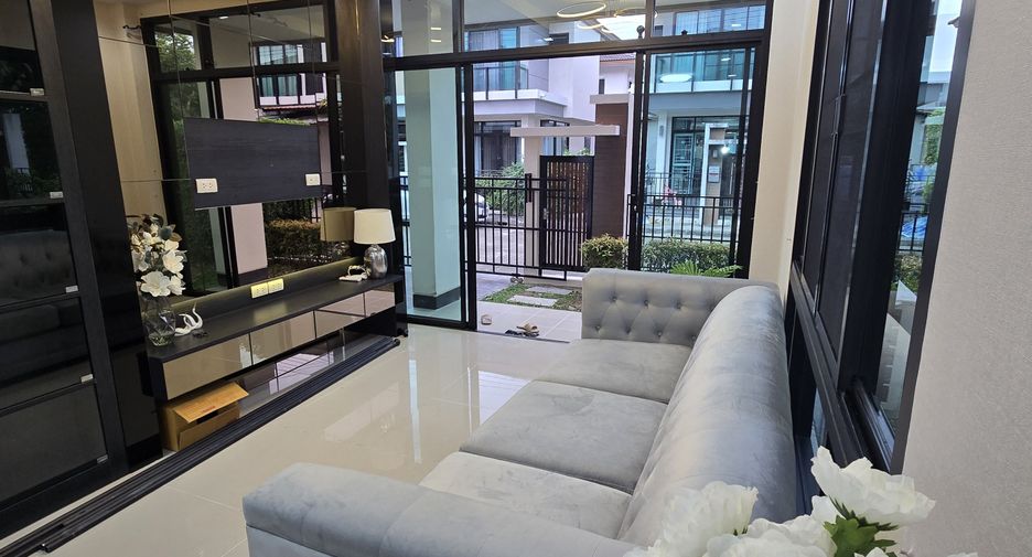 For sale 3 bedrooms house in Saraphi, Chiang Mai
