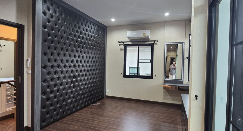 For sale 3 bedrooms house in Saraphi, Chiang Mai