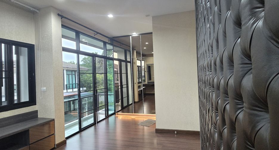For sale 3 bedrooms house in Saraphi, Chiang Mai