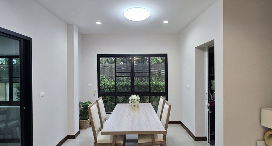 For sale 3 bedrooms house in Saraphi, Chiang Mai