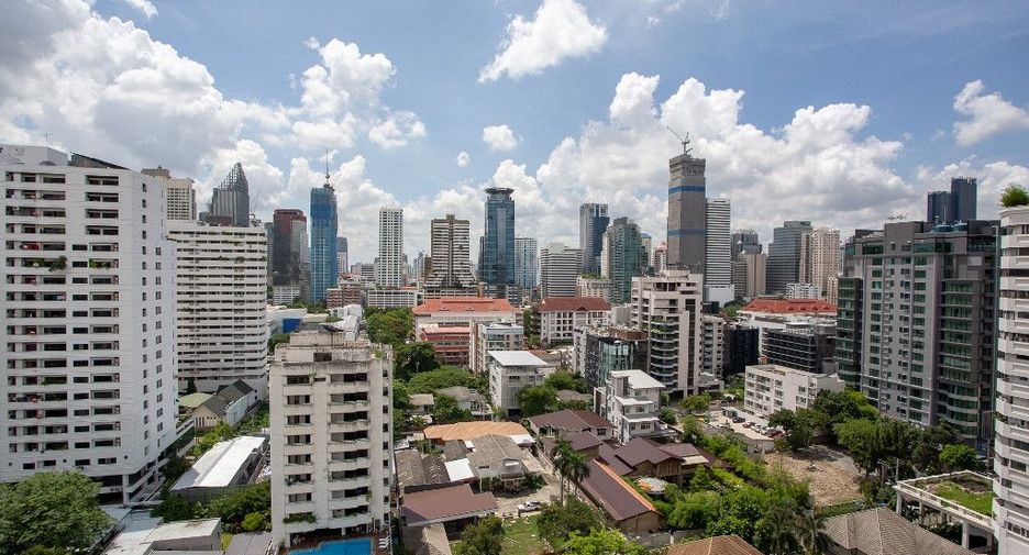 For rent 2 bedrooms condo in Watthana, Bangkok
