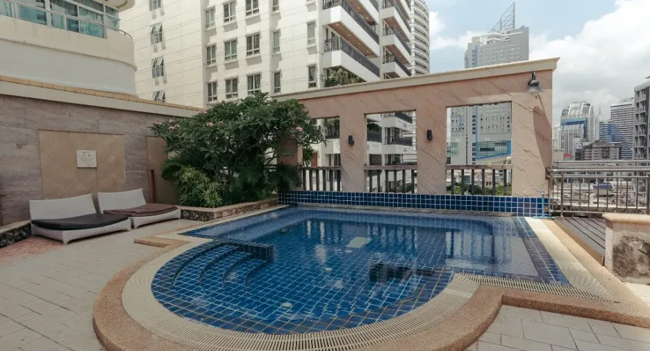 For rent 2 bedrooms condo in Watthana, Bangkok