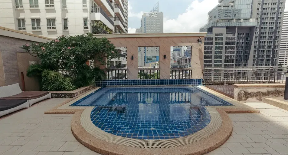 For rent 2 bedrooms condo in Watthana, Bangkok
