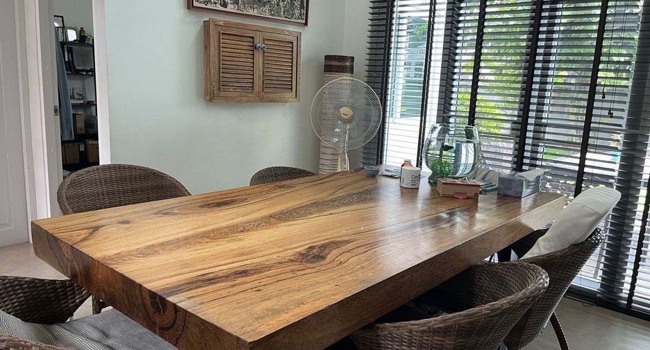 For sale 5 bedrooms villa in Hang Dong, Chiang Mai