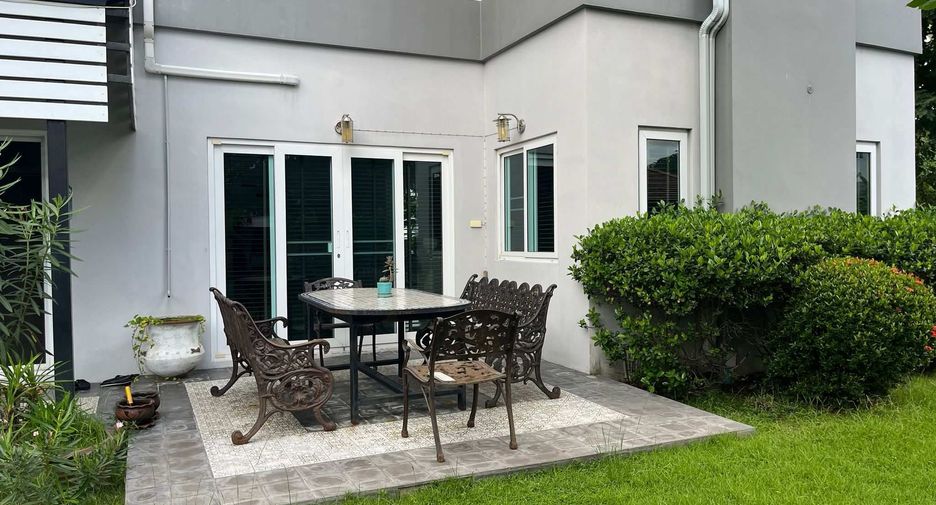 For sale 5 bedrooms villa in Hang Dong, Chiang Mai