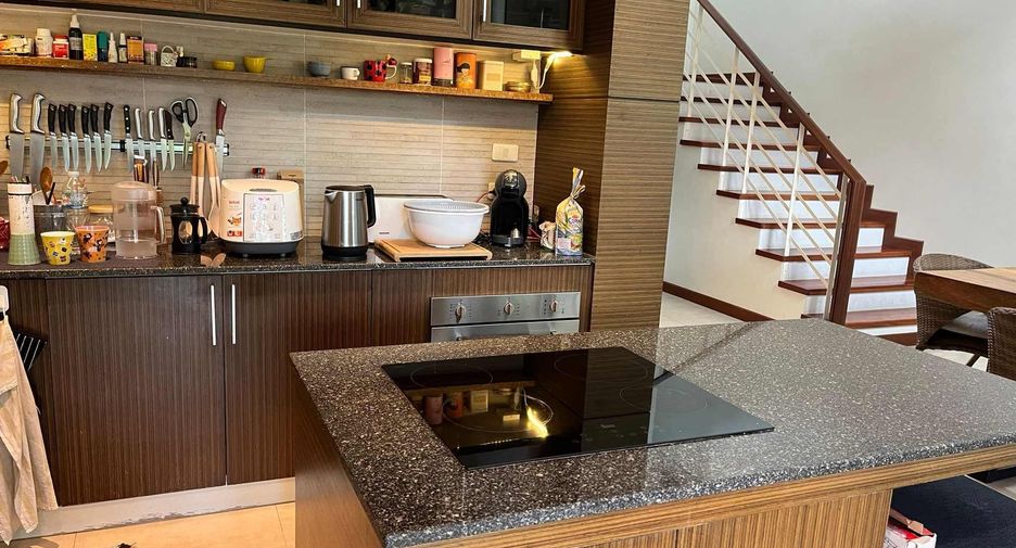 For sale 5 bedrooms villa in Hang Dong, Chiang Mai