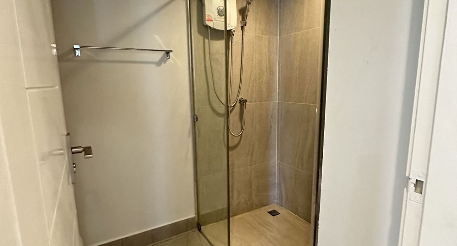 For sale 2 ベッドルーム condo in Khlong San, Bangkok
