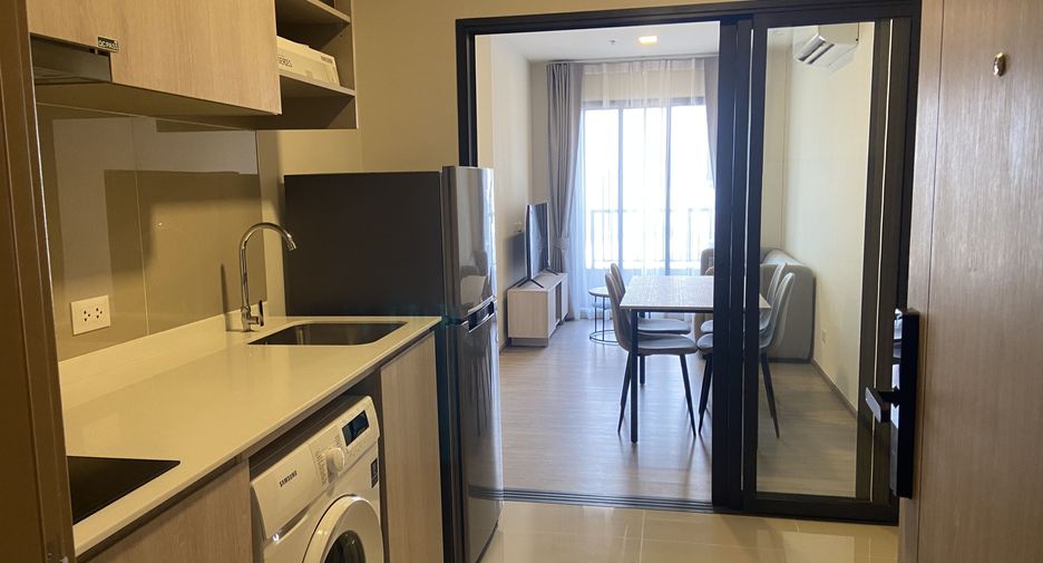 For rent 2 bedrooms condo in Watthana, Bangkok