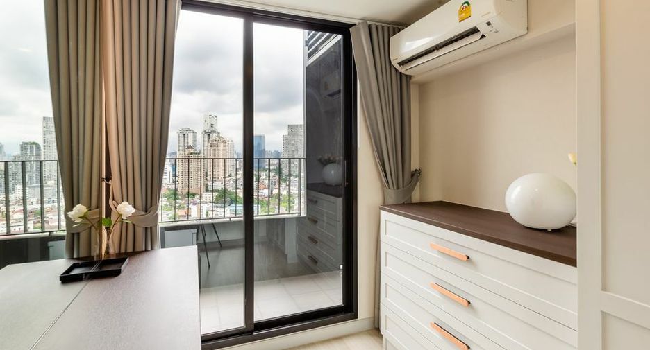 For sale 1 bed condo in Sathon, Bangkok
