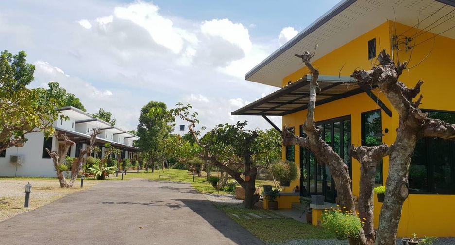 For sale and for rent 5 bedrooms villa in Saraphi, Chiang Mai