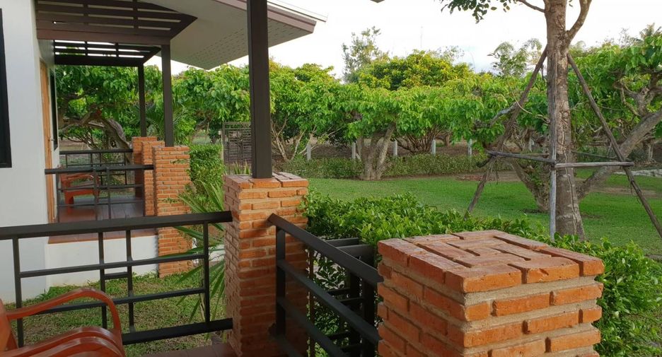 For sale and for rent 5 bedrooms villa in Saraphi, Chiang Mai