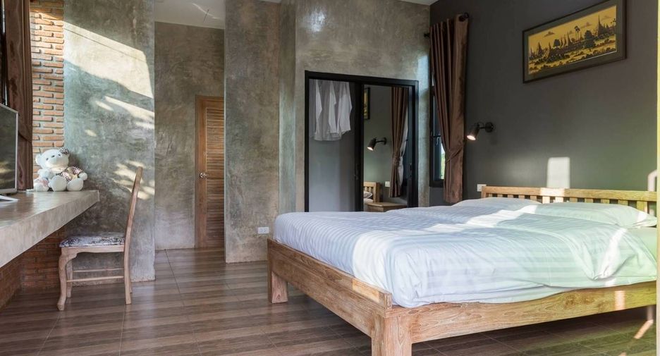 For sale and for rent 5 bedrooms villa in Saraphi, Chiang Mai