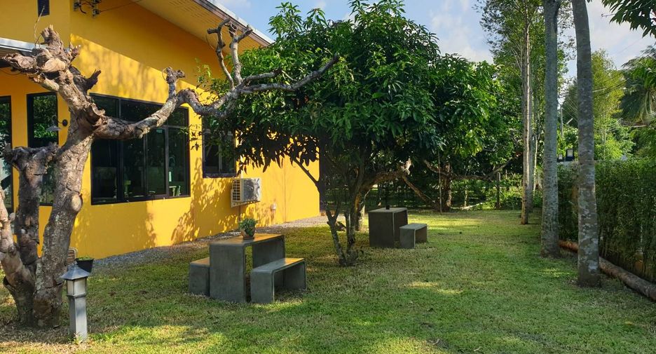 For sale and for rent 5 bedrooms villa in Saraphi, Chiang Mai