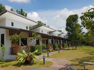 For sale and for rent 5 bedrooms villa in Saraphi, Chiang Mai