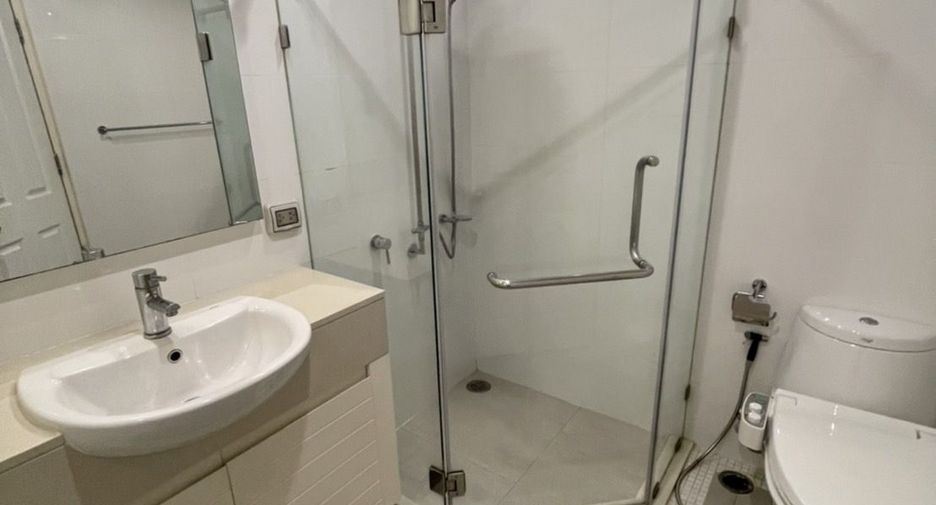 Condo en alquiler de 2 habitaciones en Khlong Toei, Bangkok