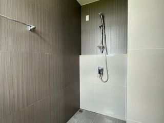 Casa adosada en venta de 3 habitaciones en Saphan Sung, Bangkok