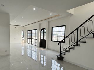 For sale 4 bedrooms house in Hang Dong, Chiang Mai