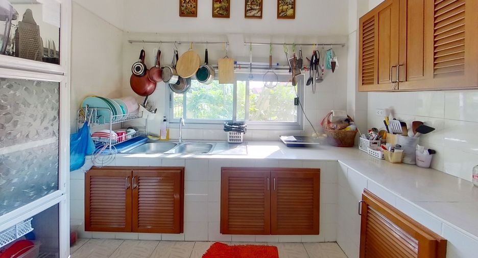 For sale 4 bedrooms house in Hang Dong, Chiang Mai