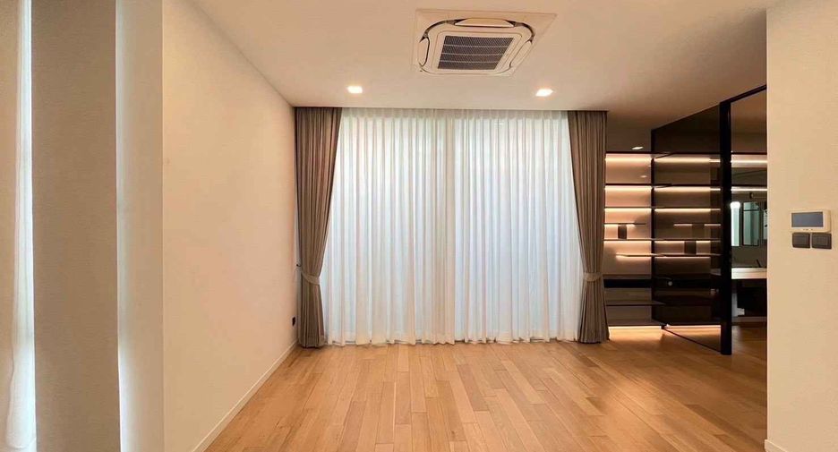 À louer 4 chambres maison à Bueng Kum, Bangkok