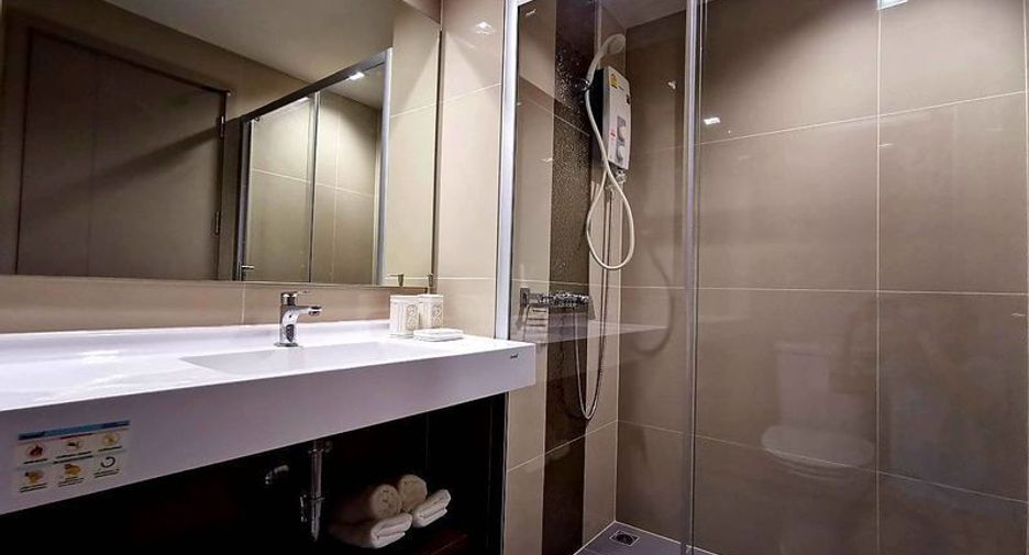 For rent 1 bed condo in Phra Khanong, Bangkok