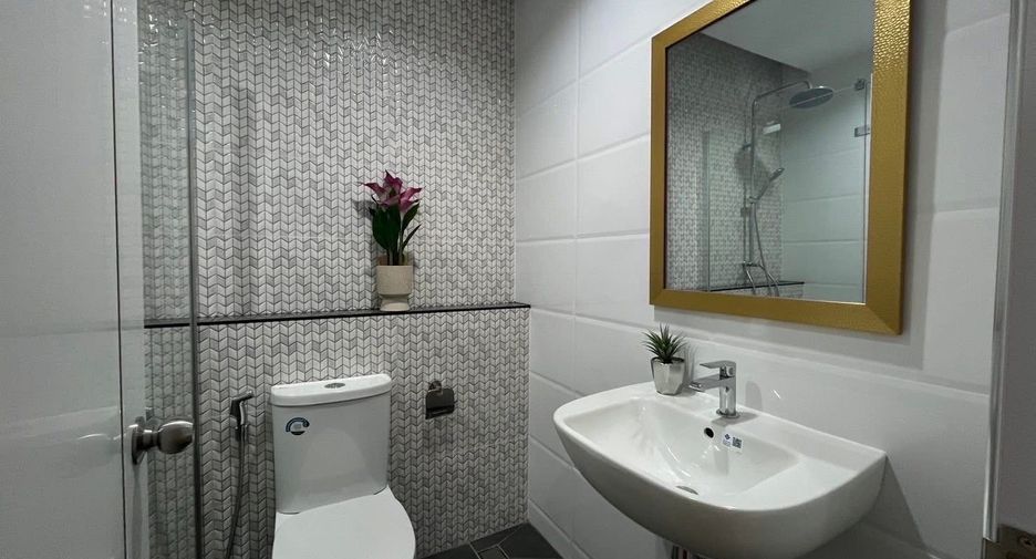 Casa en alquiler de 3 habitaciones en Yan Nawa, Bangkok